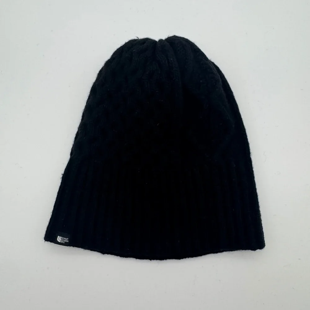 The North Face Little Kids Black Cable Knit Beanie Cuffed Winter Hat Logo Tag